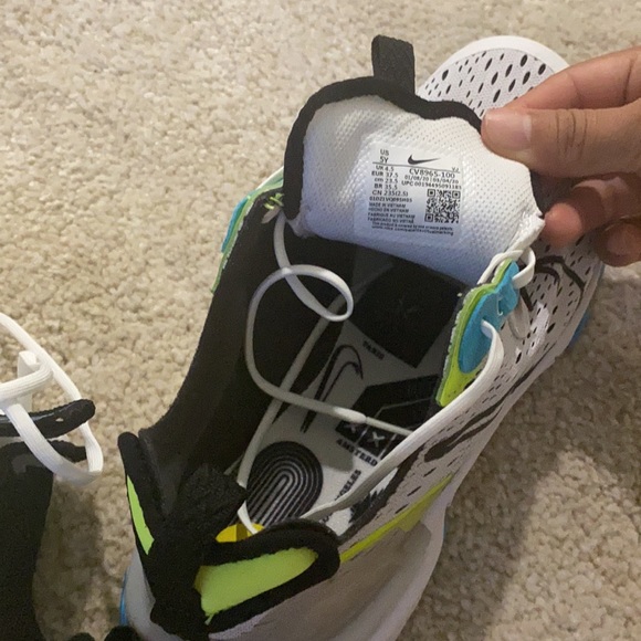 New - Picture 2 of 4